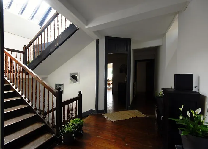 Spacieuse Maison De Ville - Quartier Calme - 10 Personnes