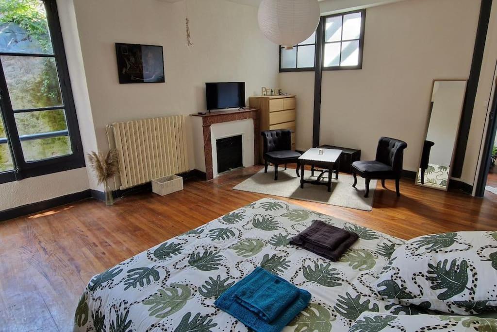 Spacieuse Maison De - Quartier Calme - 10 Personnes
