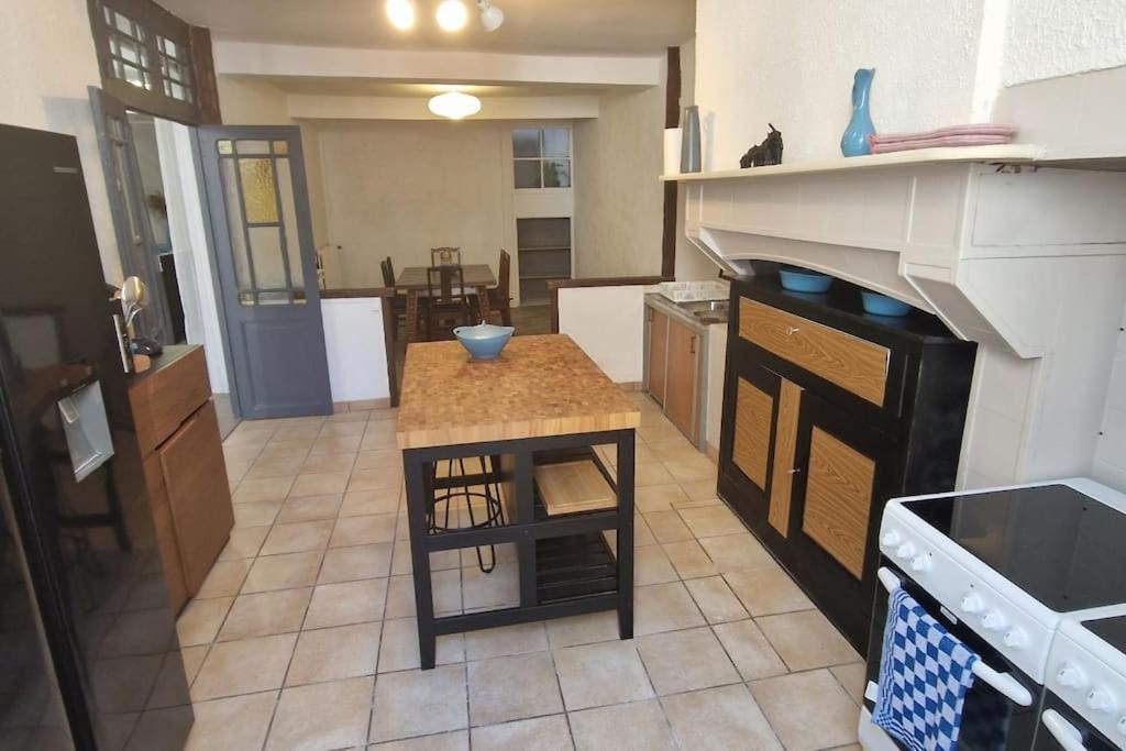 Villa Spacieuse Maison De - Quartier Calme - 10 Personnes Oloron-Sainte-Marie